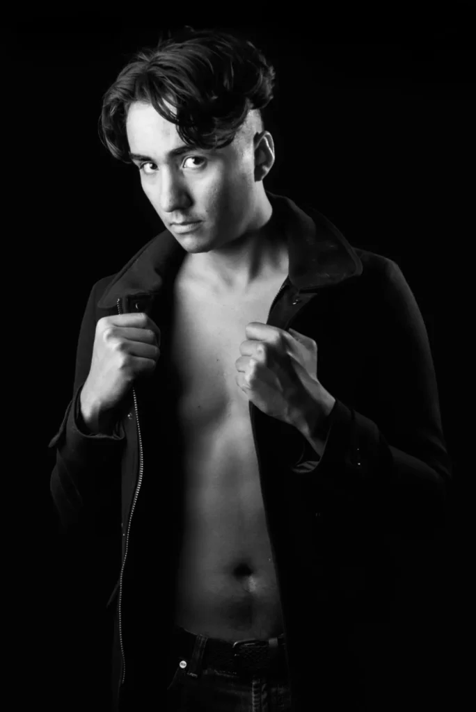 An open jacket, in black and white